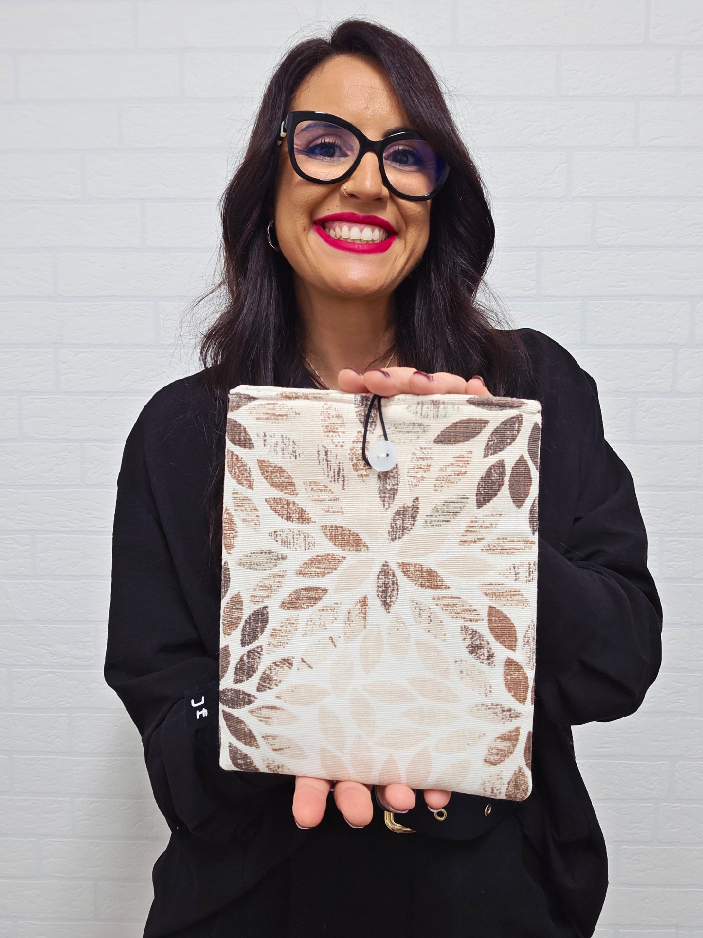 FUNDA DE EBOOK LA DAMA DE ARENA