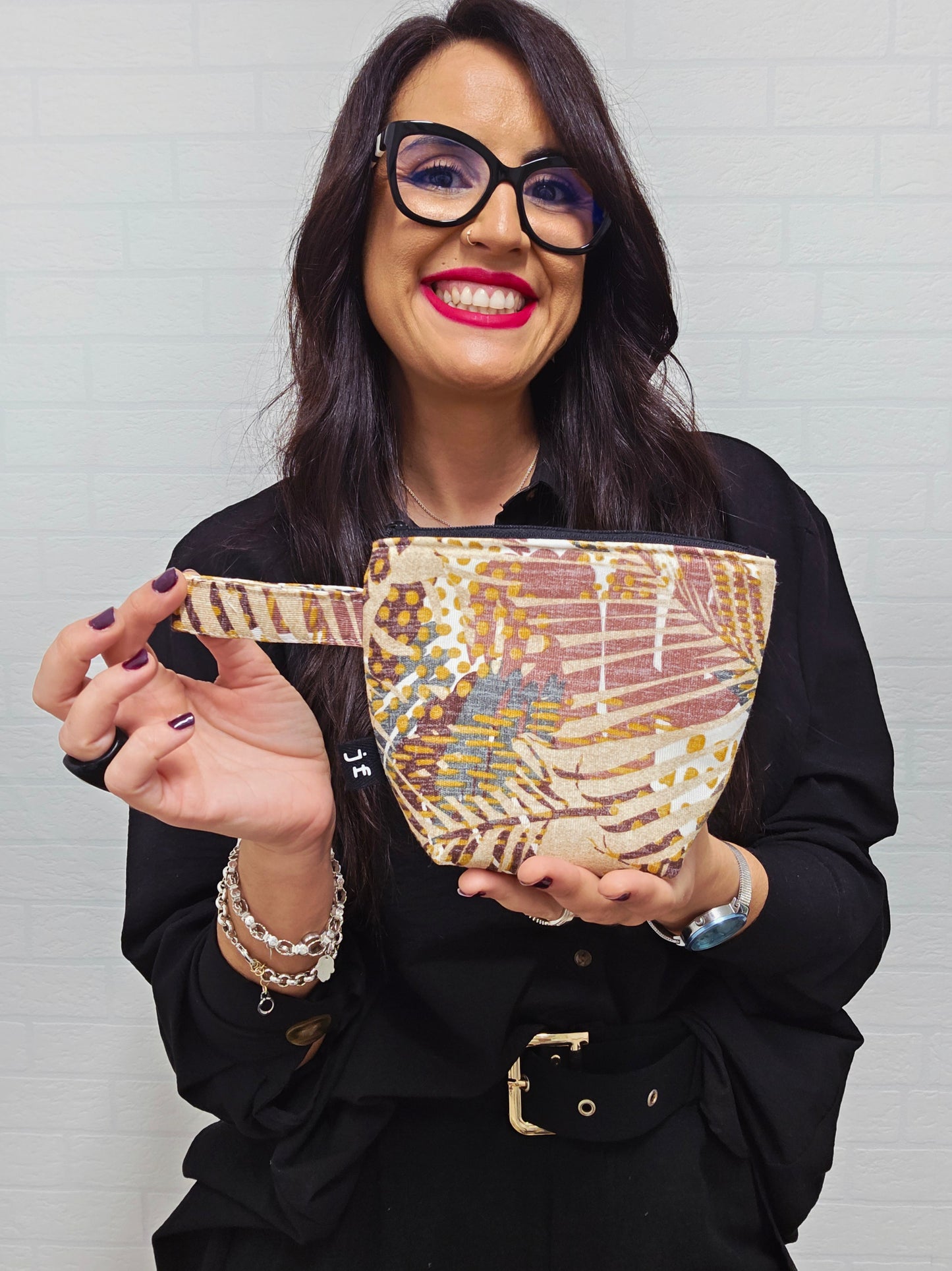 NECESER LITTLE LAS PROFETISA