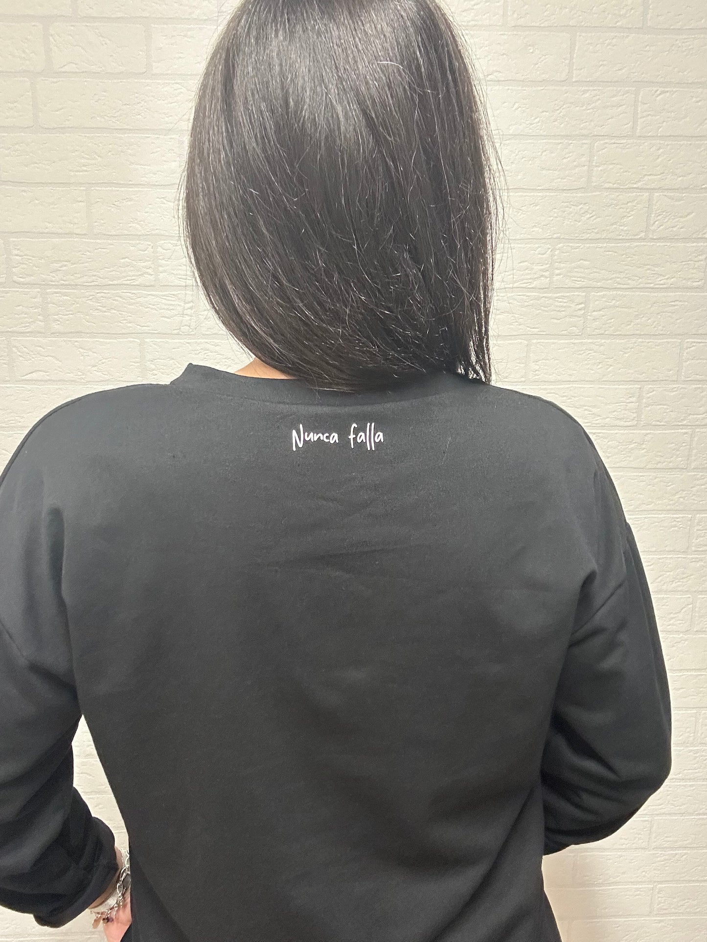 SUDADERA INTUICIÓN-APERTURA/NEGRA