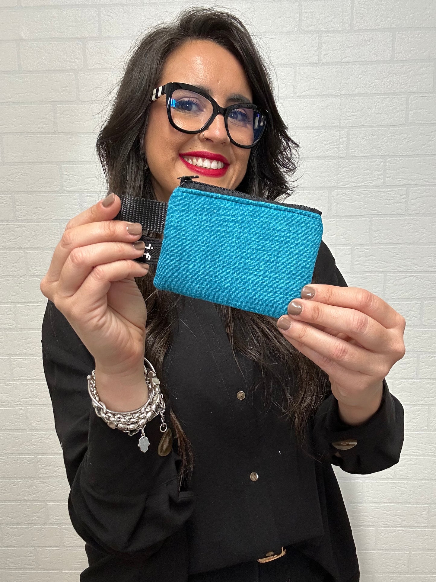 CARTERA POCKET -AZUL CYAN