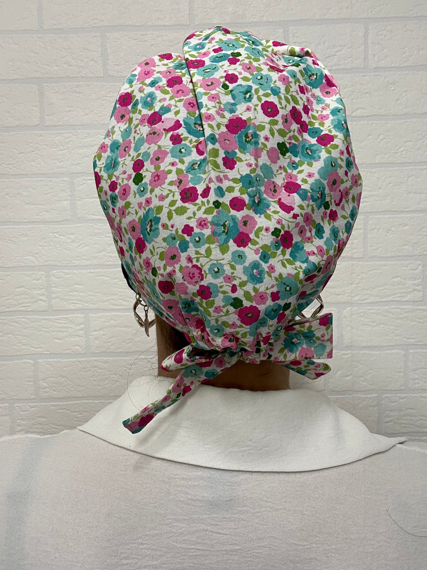 GORRO SANITARIO-FLORES PRECIOSAS FUCSIA