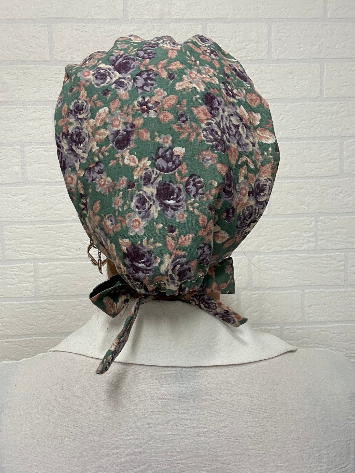 GORRO SANITARIO-FLORES PASTEL