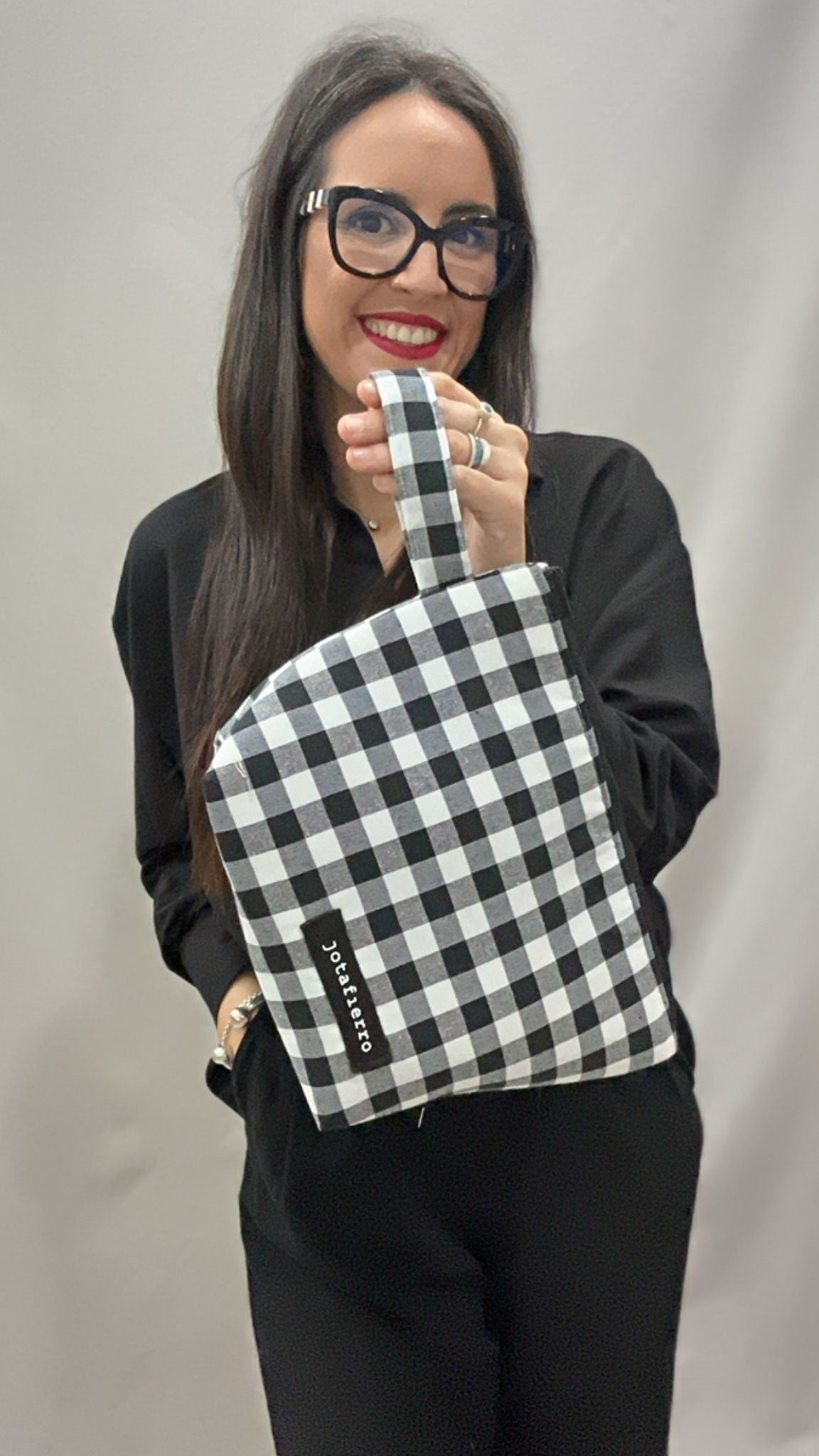 NECESER VICHY NEGRO GRANDE