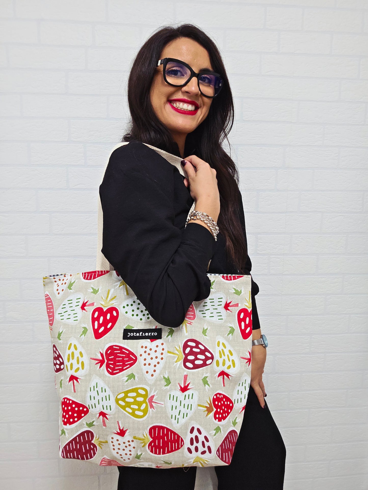 BOLSA REVERSIBLE FRESAS