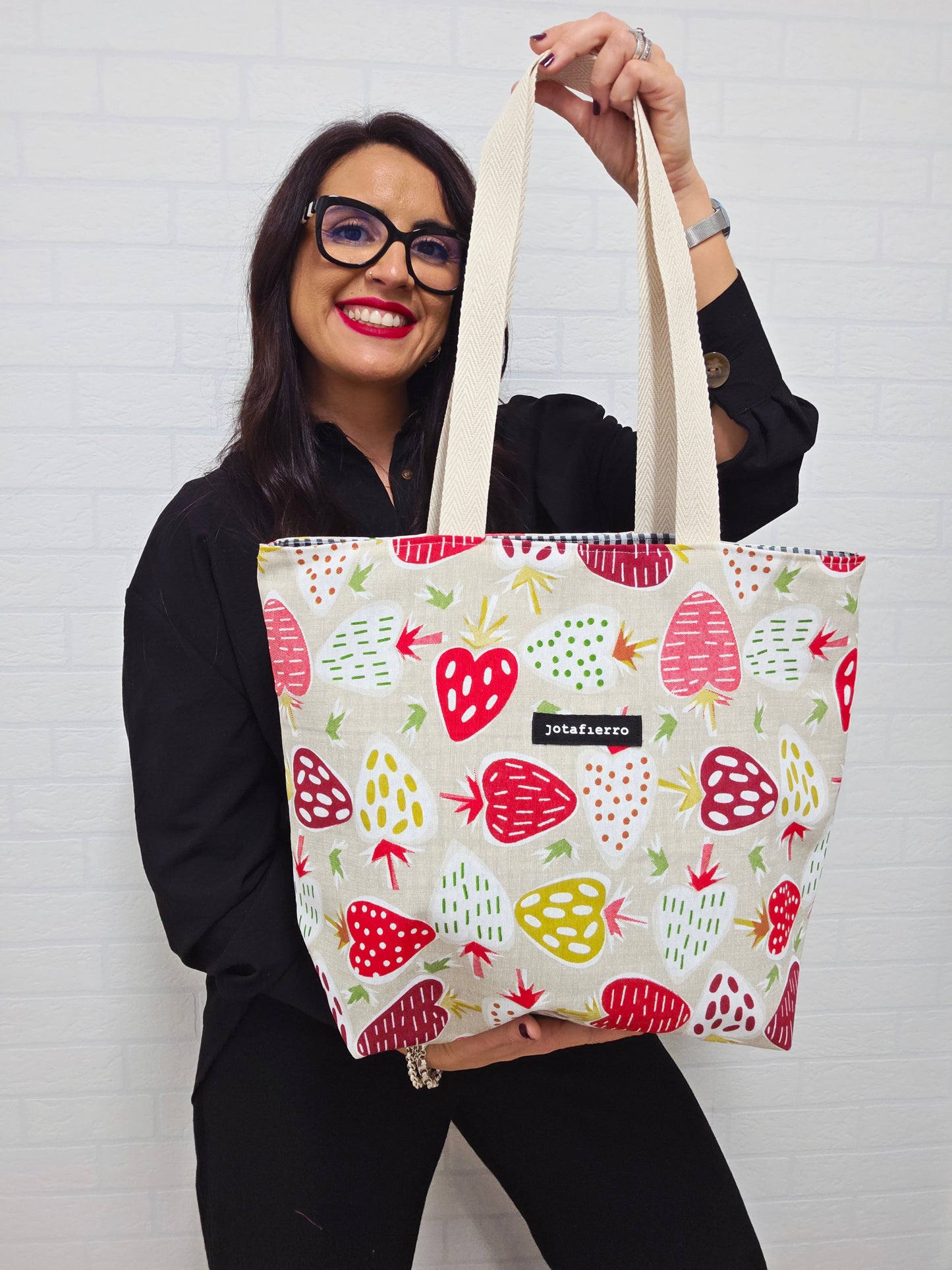 BOLSA REVERSIBLE FRESAS