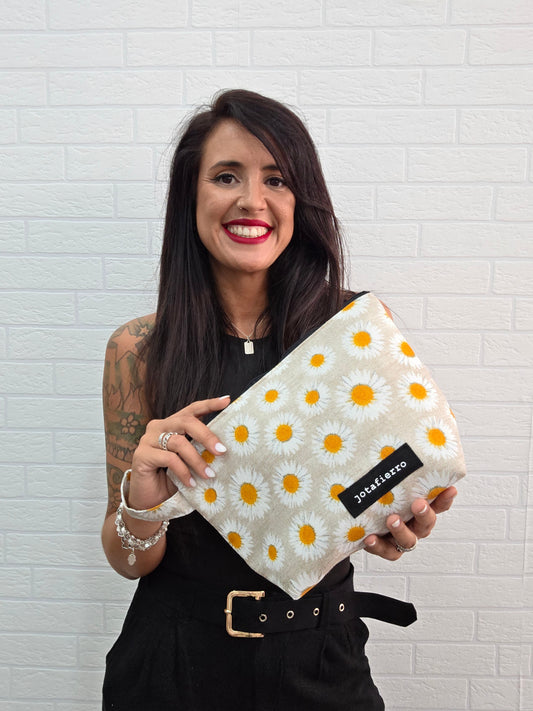 NECESER MARGARITA LA RUBIA