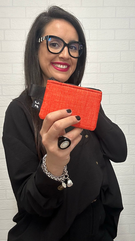 CARTERA POCKET BASIC- TU BOLSO FAVORITO ORANGE